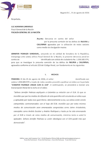 Jennifer Pedraza acudió a la Fiscalía tras denunciar publicaciones en las que fue señalada de tener vínculos con el ELN - crédito @JenniferPedraz/X