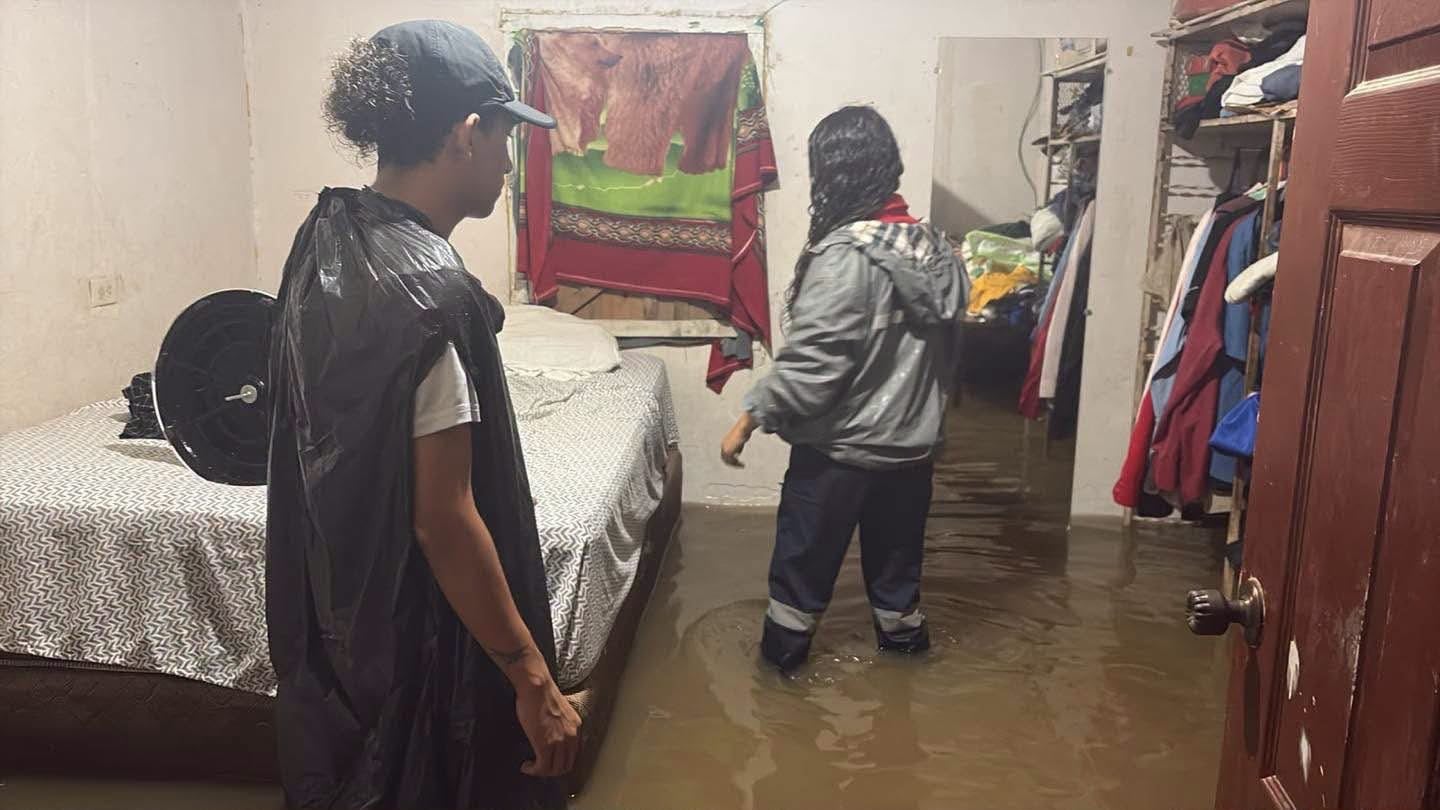El mercado municipal de Quimistán fue habilitado provisionalmente como albergue para las familias evacuadas. (Foto: Redes sociales / Cortesía)