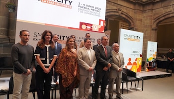 Innovación digital y turismo se entrelazan en el desarrollo urbano de Puebla. La cooperación internacional impulsa la gestión inteligente de las ciudades. Referentes globales se reúnen para debatir el futuro de América Latina. (Cortesía Smart City)