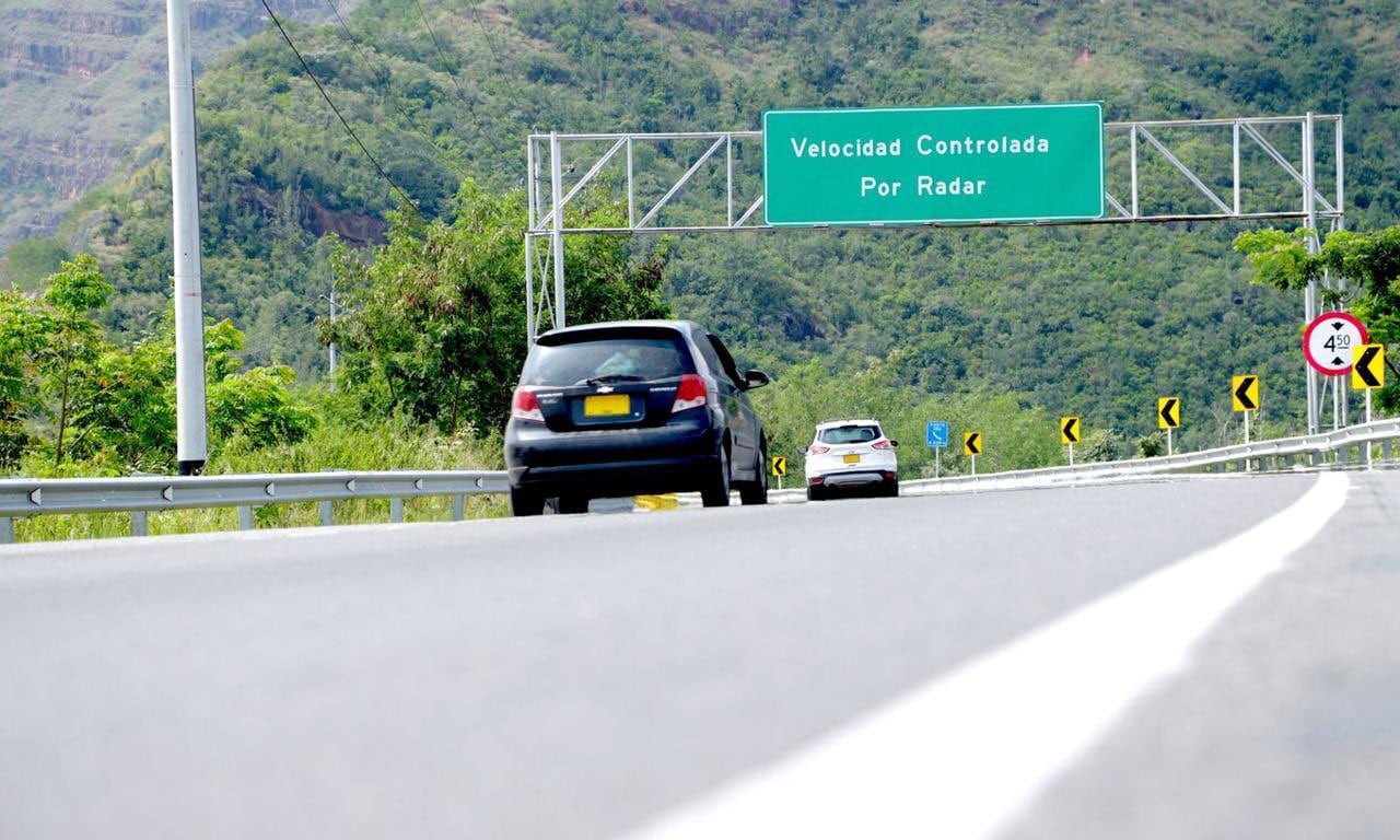 Las restricciones del pico y placa regional aplican en nueve corredores principales, como Autopista Norte, Sur, Calle 13 y Calle 80 - crédito Ministerio de Transporte