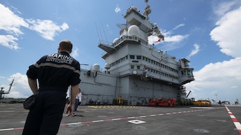 Macron inaugura la construcción del