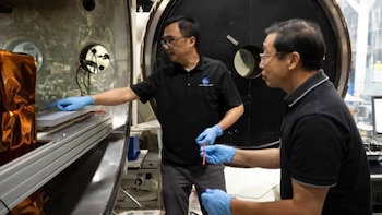 ¿Cómo alimentar una base en la Luna? La NASA prueba baterías para temperaturas extremas.