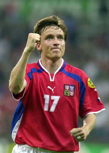 Gracias a jugadores como Vladimír Šmicer, la República Checa pudo llegar lejos en aquella Copa Confederaciones de 1997. (X/ Czech Republic)
