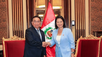 ¿Perú se quedará sin presidente por 48 horas? Vacío legal y tensiones políticas marcan la sucesión presidencial