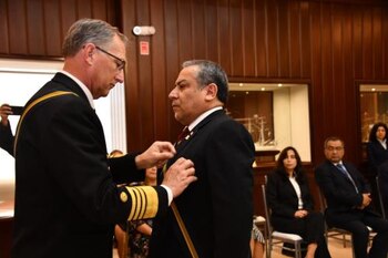 Premier Gustavo Adrianzén y comandante