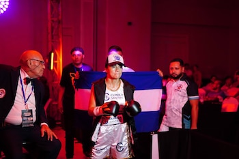 Carolina Zeledón combina su trabajo de enfermera en la Clínica Santa Fe de Matagalpa con entrenamientos de boxeo y la crianza de su hijo. (Foto: Redes Carolina "La Barbie" Zeledón)