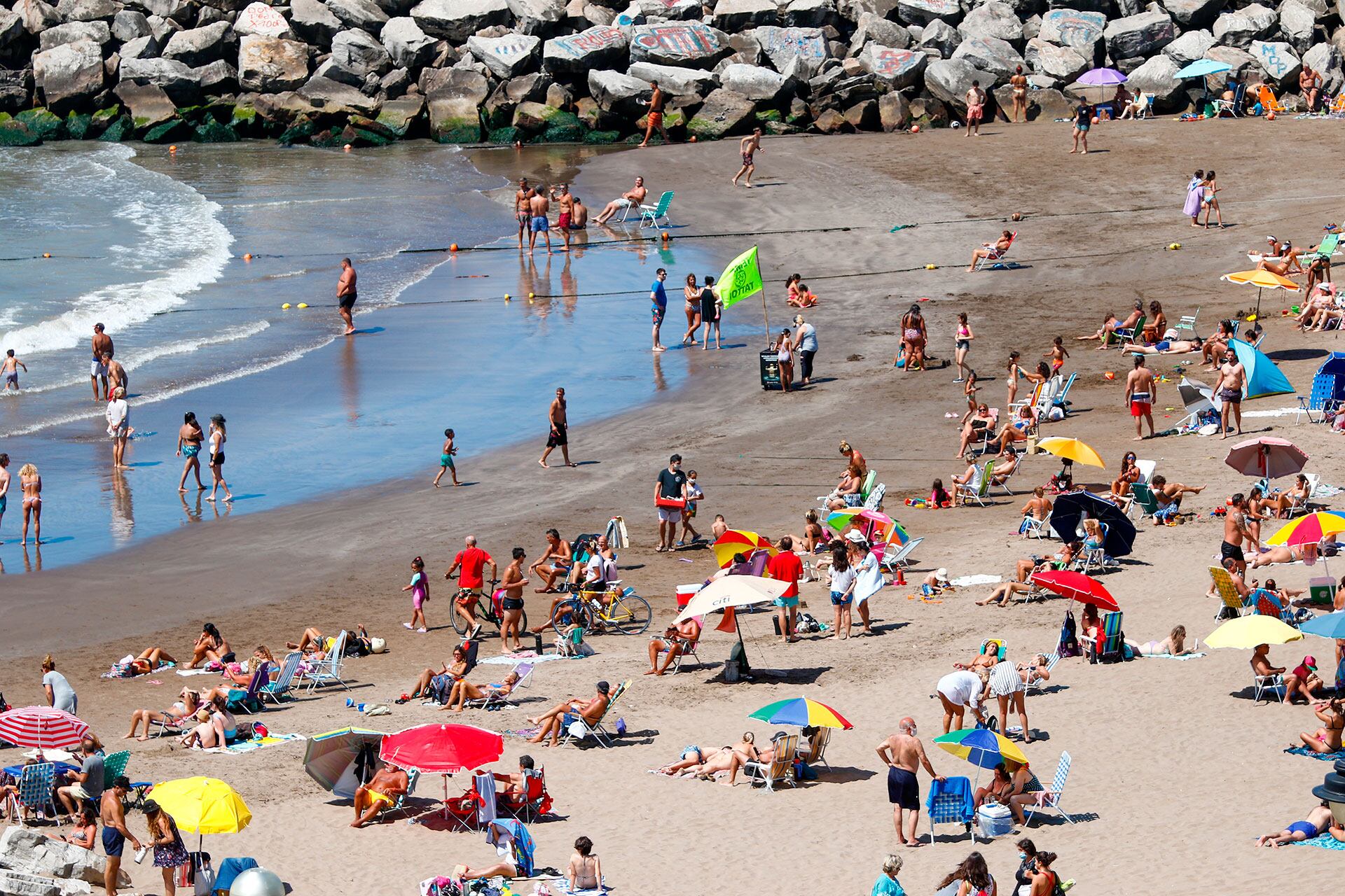 El nuevo texto establece que el empleador deberá otorgar las vacaciones de cada año dentro del período comprendido entre el 1° de octubre y el 30 de abril del año siguiente