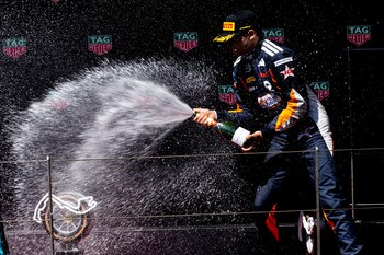 Sebastián Montoya celebra su primer