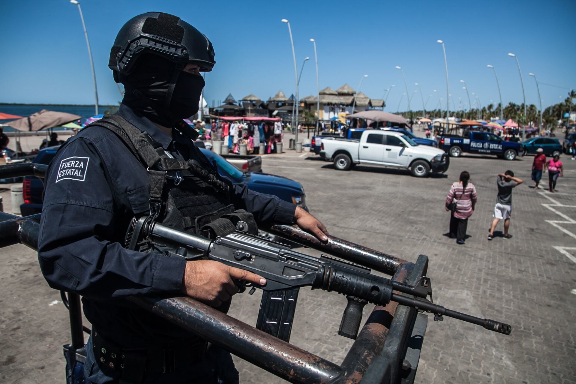 NAVOLATO, SINALOA, 31MARZO2018.- Elementos de la policia Estatal realizaron un operativo de seguridad por las playas de Altata como medida de prevención para los miles de turistas que arribaron en estas vacaciones de semana santa.
FOTO: RASHIDE FRIAS /CUARTOSCURO.COM