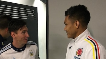 Teófilo Gutiérrez despidió a Lionel Messi de la selección Argentina con un video, una historia en Instagram y recuerdos de sus cruces con Colombia