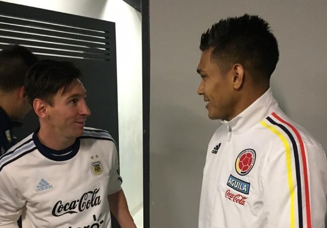 Teófilo Gutiérrez, futbolista con pasado en la selección Colombia, le envió un mensaje a Lio Messi a propósito de su retiro de la selección Argentina - crédito @teogutierrez_/Instagram
