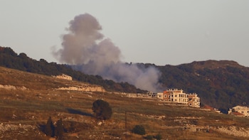 El ejército libanés despliega tropas en las "zonas piloto" del sur mientras Israel continúa sus bombardeos