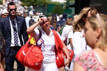 Ons Jabeur, retirándose de la