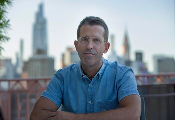 Javier Fuentes, escritor español-estadounidense premiado