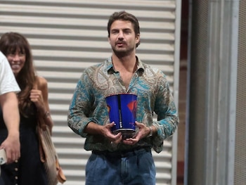 Maxi Iglesias sale del cine con amigos, a 13 de julio de 2026, en Madrid (España)