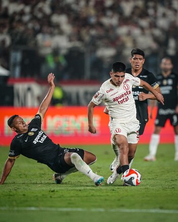 Piero Quispe debutó profesionalmente en el 2021 bajo la dirección de Ángel Comizzo.