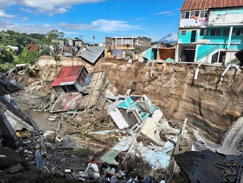 Más de 300 familias quedaron sin hogar en San Miguel Petapa, Guatemala, tras el desbordamiento del río Platanitos. (Cortesía: Noti7)