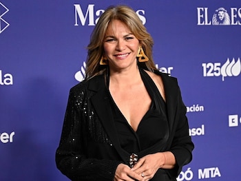 17/07/2026 Fabiola Martínez.
Gabriela Guillén se convertía en la gran protagonista de la crónica social el pasado jueves cuando el programa 'Y ahora Sonsoles' emitía unas imágenes de la Policía en la casa de la ex de Bertín Osborne antes de que ella misma, visiblemente aturdida y necesitando ayuda para caminar, fuera trasladada en ambulancia al Hospital Gregorio Marañón para ser atendida por los médicos tras, supuestamente, haber recibido una carta certificada con una notificación relacionada con un asunto laboral, que le habría afectado profundamente.
EUROPA ESPAÑA SOCIEDAD