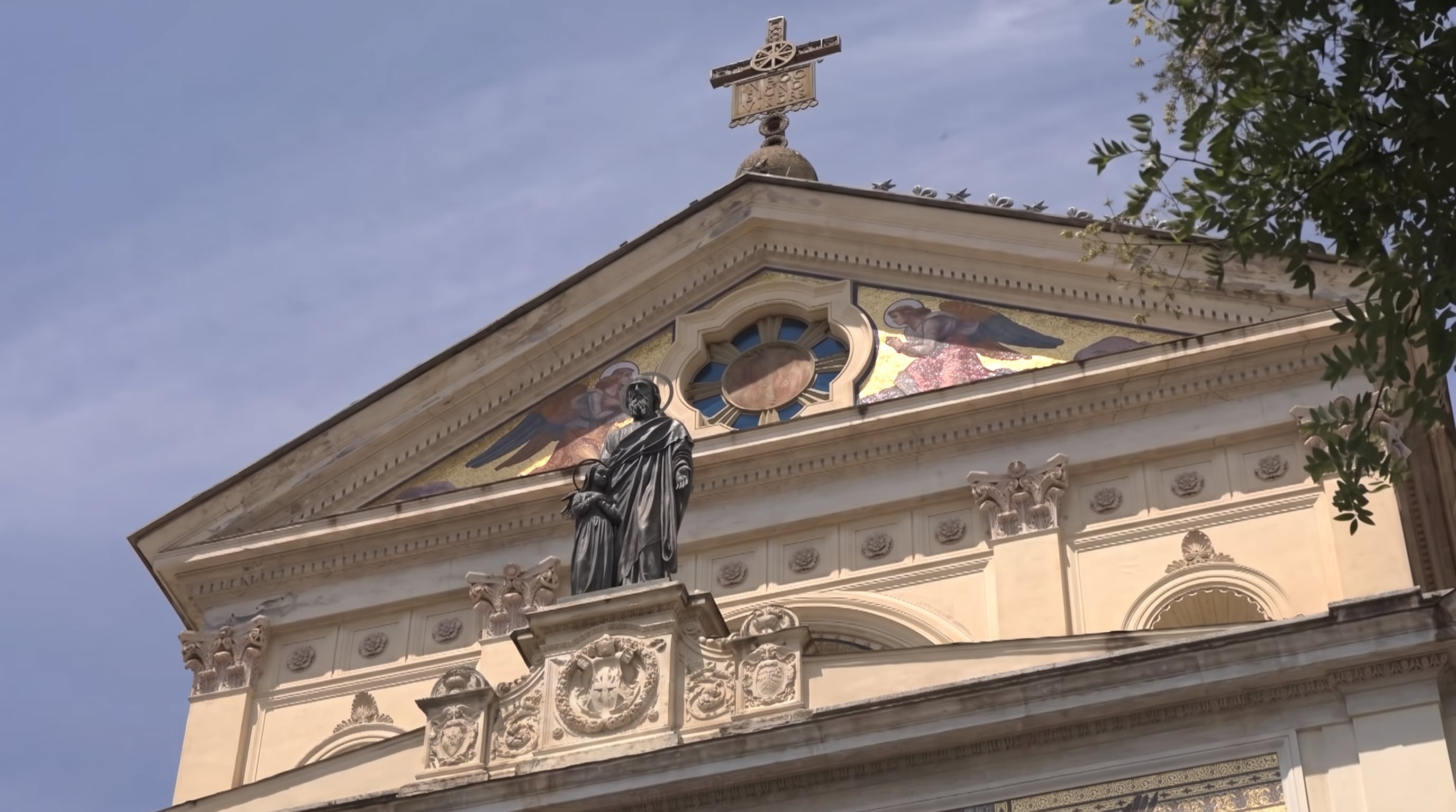La cúpula de la iglesia de San Joaquín en Roma sirvió como refugio secreto para 35 personas perseguidas por las fuerzas alemanas entre 1943 y 1944 (Captura/YouTube)