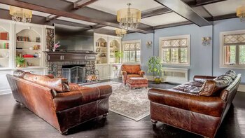 El living cuenta con un