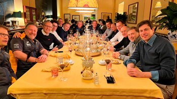 Cena entre los jefes de