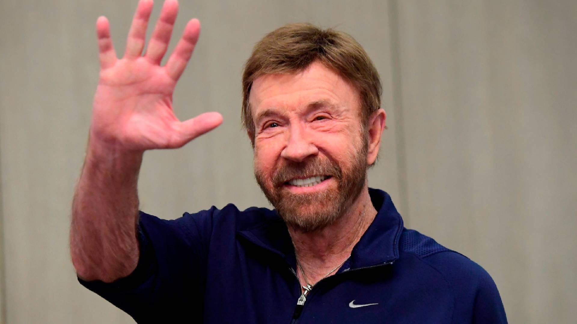 Chuck Norris, de 86 años, fue hospitalizado en Hawái tras una emergencia médica cuya naturaleza aún no ha sido revelada (EFE/ Tamas Kovacs)