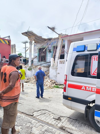 El derrumbe reactivó las denuncias sobre el deterioro de edificaciones en La Habana y la falta de soluciones para el fondo habitacional. (Foto cortesía Geovanys F. García)