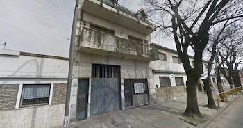 Cuatro ladrones armados irrumpieron en