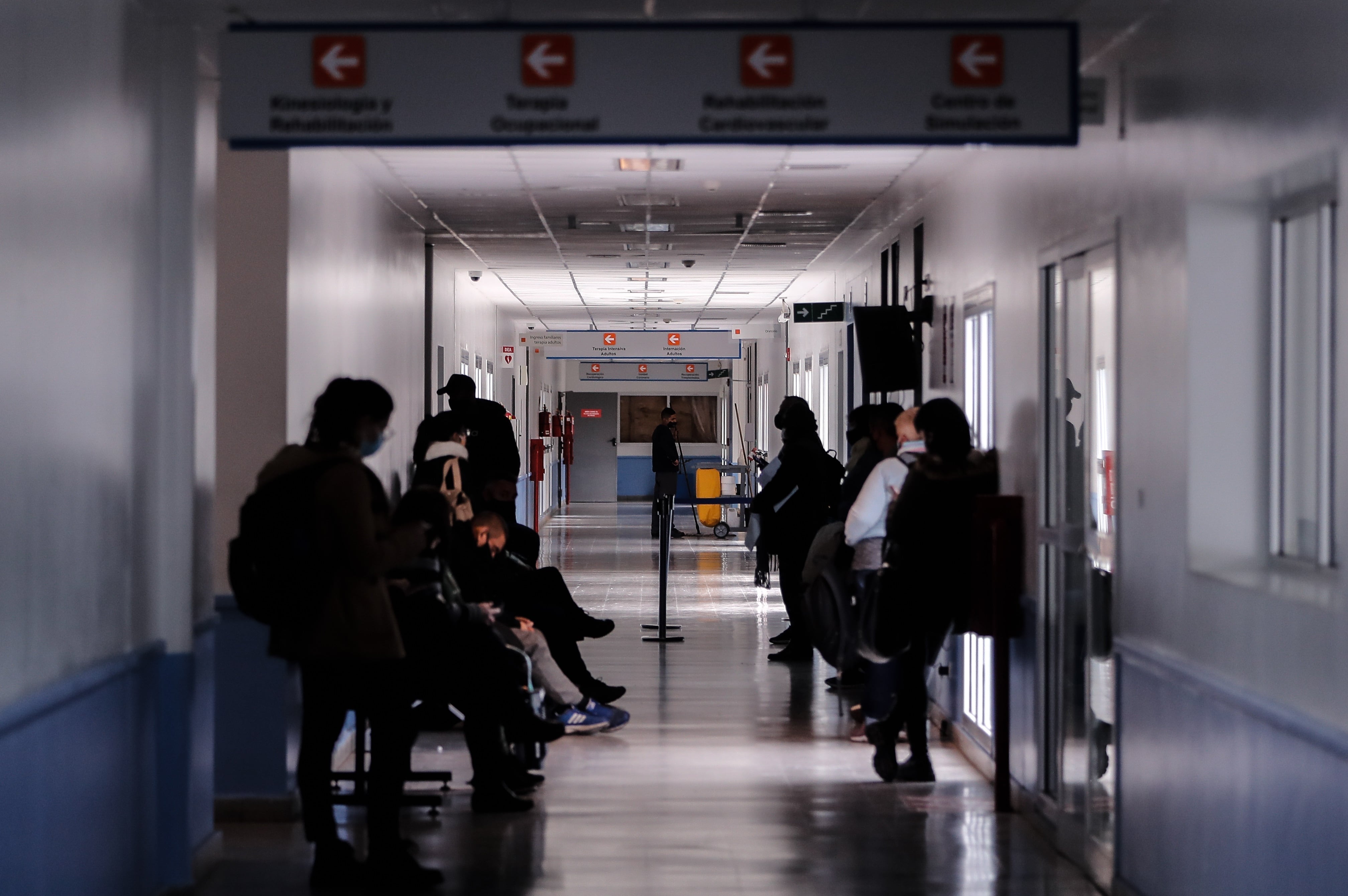 Argentina cobrará atención a extranjeros no residentes en hospitales: qué cambia y por qué genera polémica