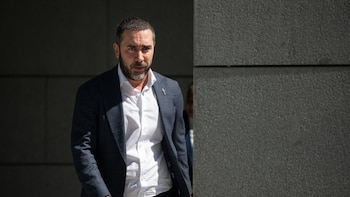 Aldama anima a colaborar con la justicia tras permitir que no entre en prisión pese a la "gravedad" de su conducta