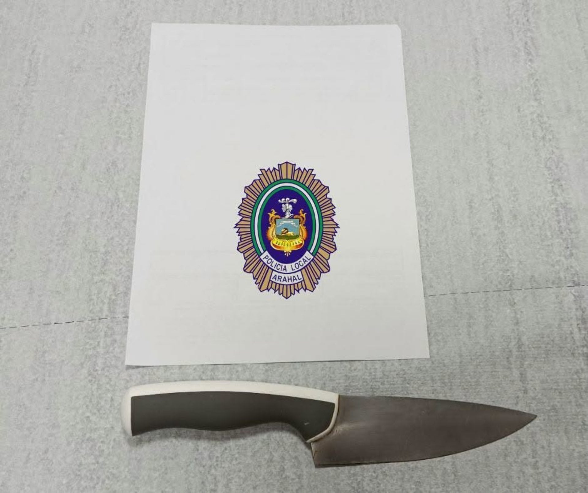 18/10/2026 Cuchillo incautado al autor de un ataque contra su pareja en Arahal (Sevilla).SOCIEDAD ANDALUCÍA ESPAÑA EUROPA SEVILLAPOLICÍA LOCAL DE ARAHAL