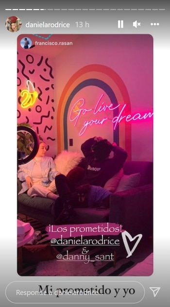 En las fotos y videos,