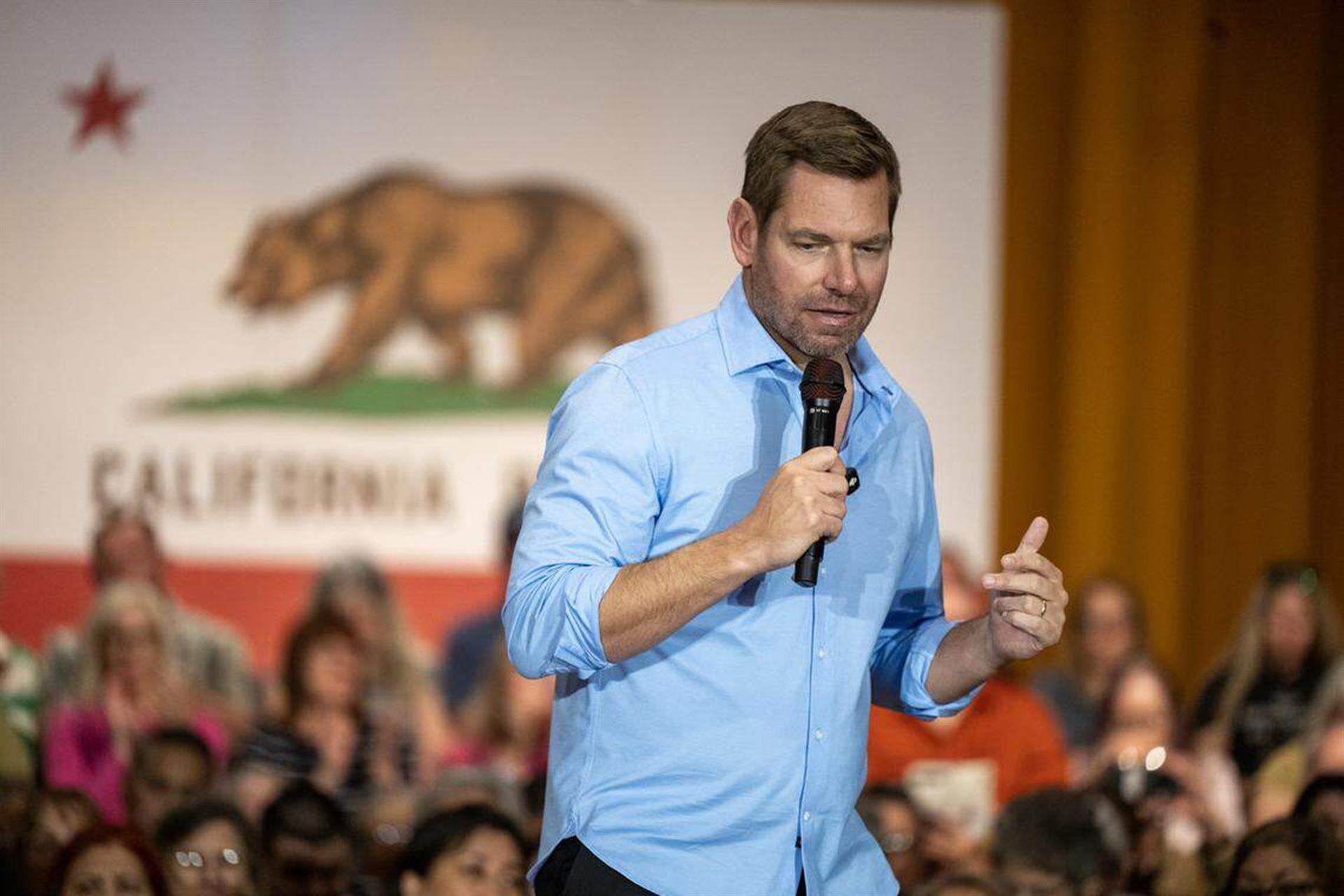 Las denuncias públicas contra el demócrata Eric Swalwell y el republicano Tony Gonzales ponen en evidencia la persistencia del acoso sexual bipartidista en el Congreso - crédito Europa Press