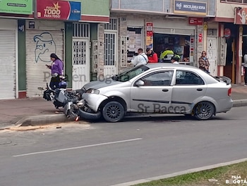 Un hombre de 54 años falleció tras ser interceptado y atacado por motociclistas durante un intento de robo en Kennedy - crédito @PasaenBogota / X