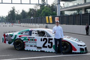 El piloto mexicano Daniel Suárez