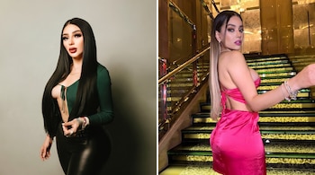Imagen dividida con dos mujeres. A la izquierda, una mujer de cabello oscuro, blusa verde y pantalón negro. A la derecha, una mujer de cabello rubio, vestido rosa, en una escalera.