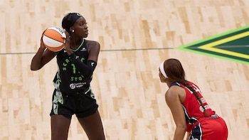 La española Awa Fam debuta con 10 puntos y victoria con las Storm en la WNBA