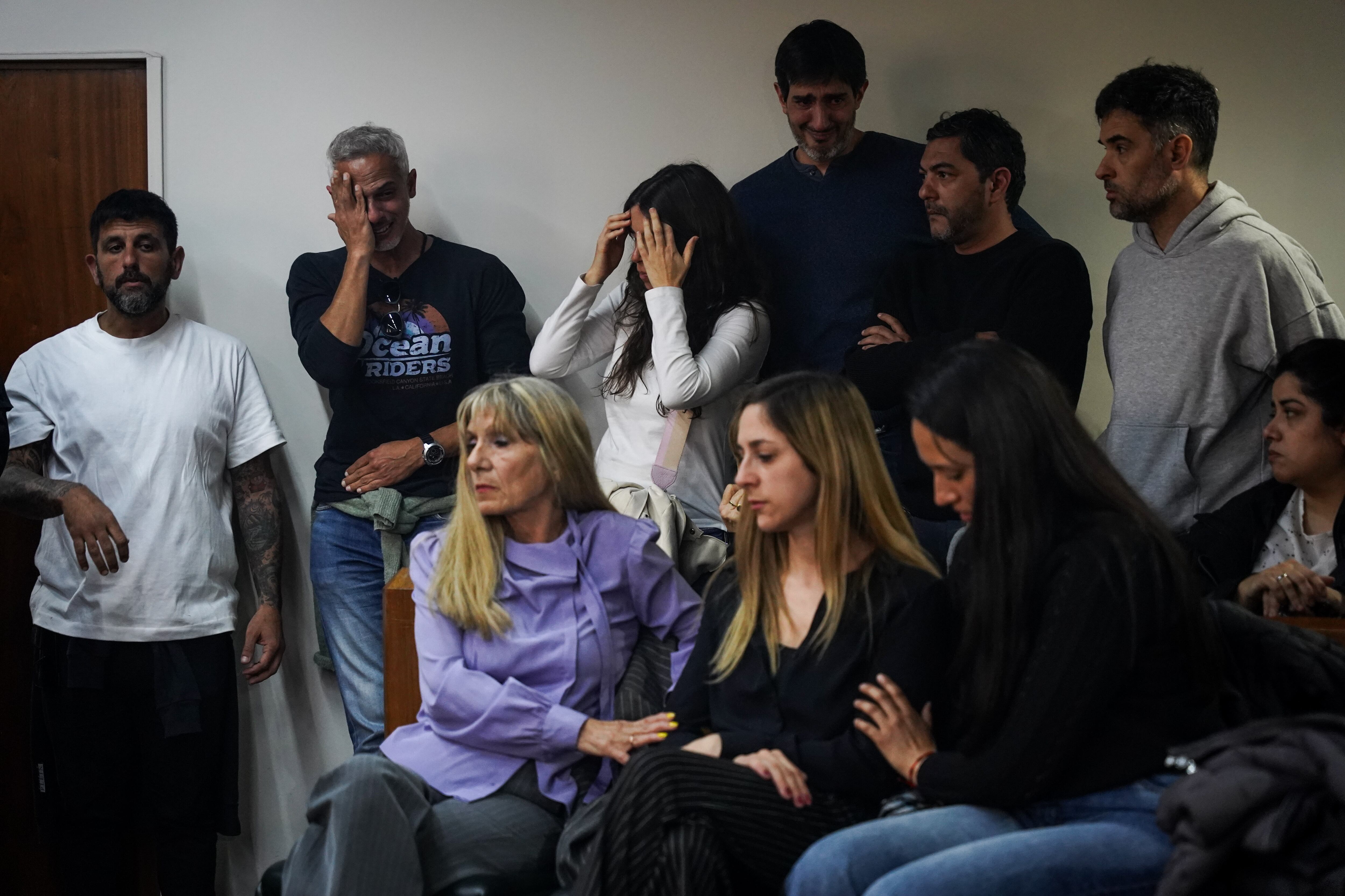 Los amigos de Mariano, su suegra y la viuda de la víctima en la sala de juicio