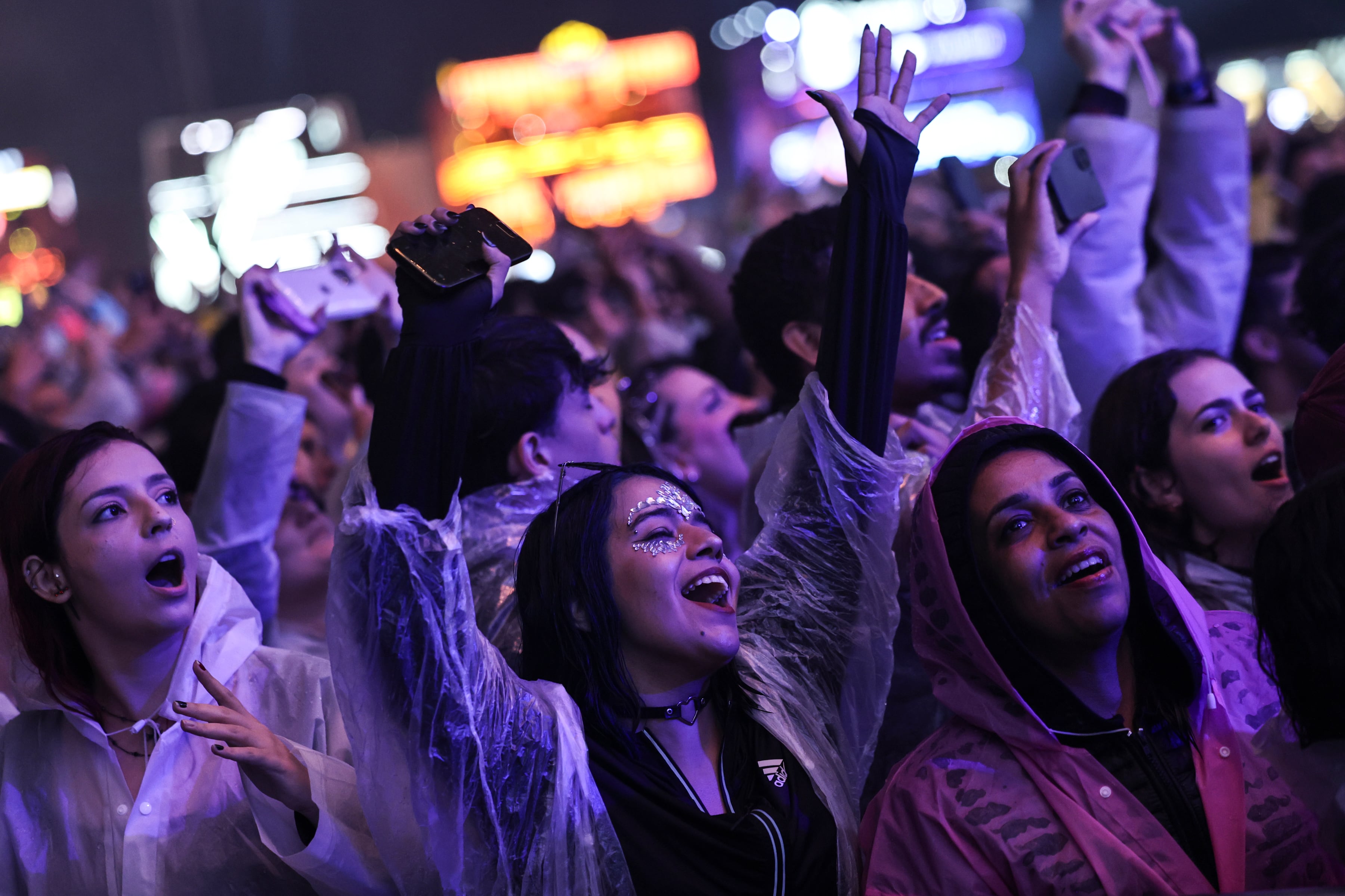 La organización de Rock in Rio advirtió sobre los riesgos de intentar acceder al festival por rutas no autorizadas.(Brasil). EFE/ André Coelho