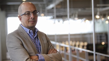 Jorge Volpi y una novela que imagina al sucesor de Trump: una IA todopoderosa, un candidato extremista y el mundo al borde del abismo