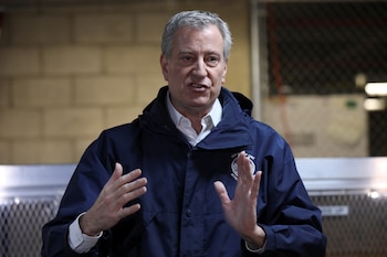 De Blasio durante la rueda