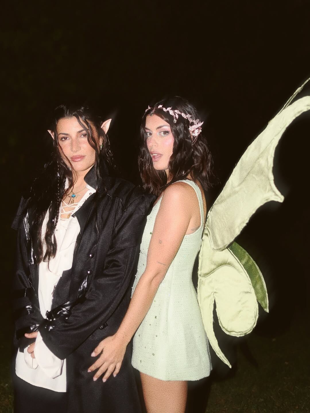 Junto a su pareja, Alba Paul Ferrer, con look Halloween. En 2016 celebraron una ceremonia simbólica en Sitges. Aunque en 2021 anunciaron su separación, en 2023 retomaron su relación y en diciembre de ese año formalizaron su unión con una boda civil.