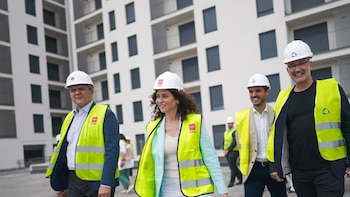 El Gobierno de Ayuso seguirá externalizando toda la gestión de la empresa pública Agencia de Vivienda Social: afirma que no cuenta con los medios suficientes para hacer el trabajo