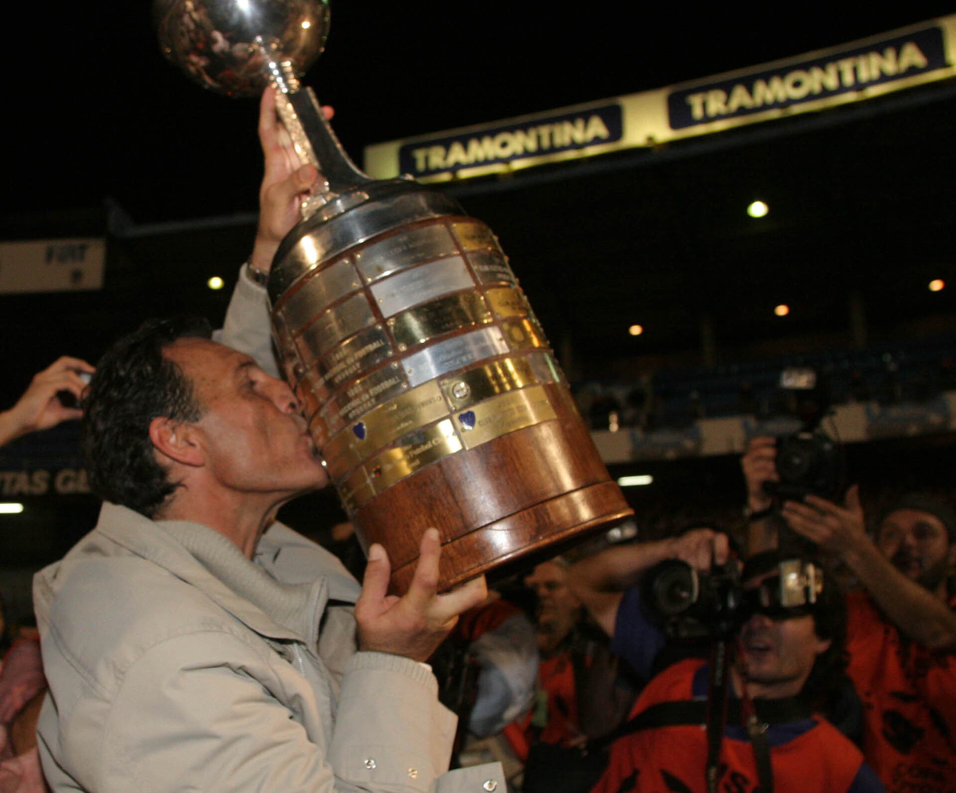 Miguel Russo fue el entrenador de Boca en 2007, año en el que ganó su última Copa Libertadores (FotoBaires)