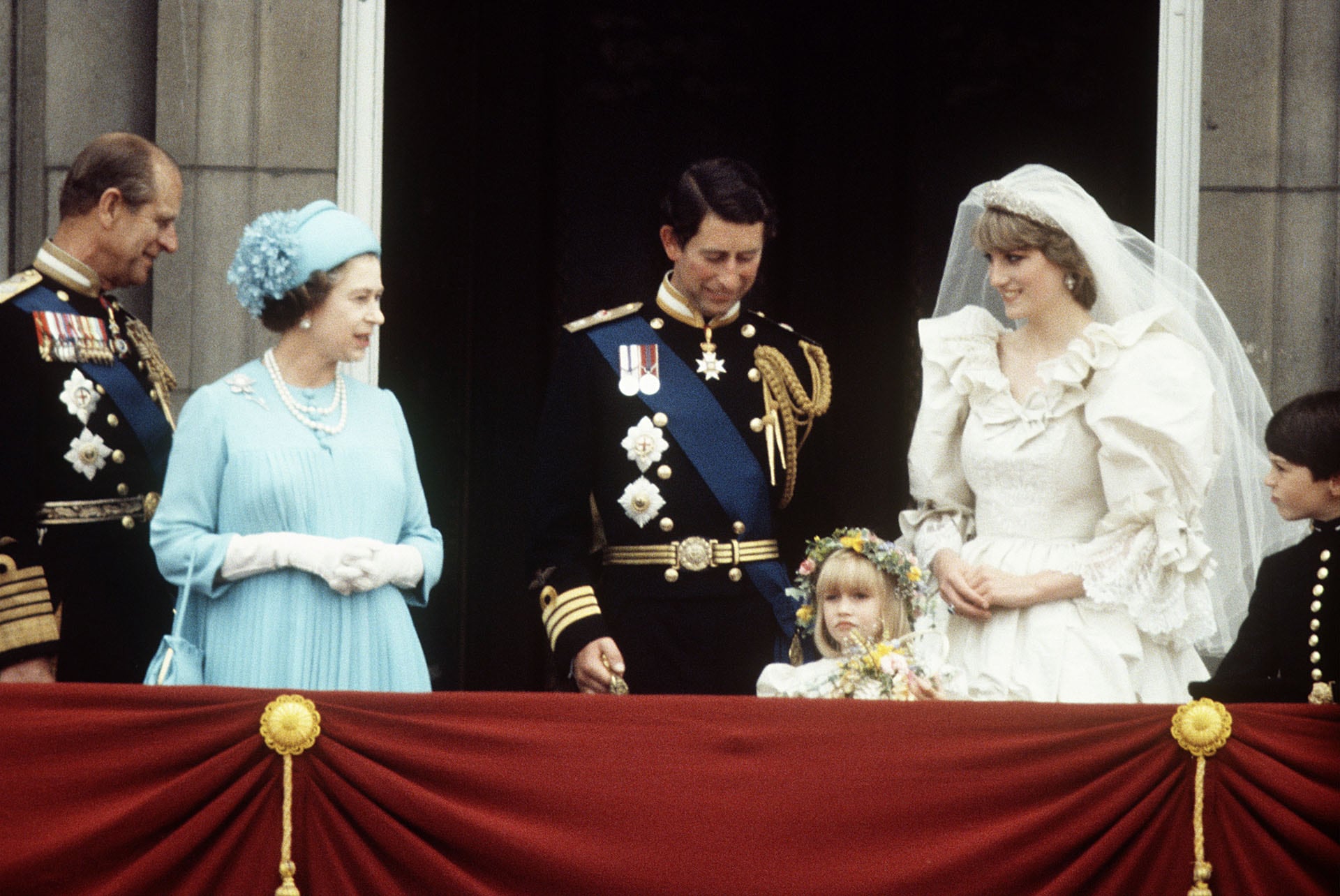 Príncipe Felipe, Reina Isabel II, Príncipe Carlos y Princesa Diana. Boda del príncipe Carlos y Lady Diana Spencer, Londres, Gran Bretaña, 29 de julio de 1981. (Shutterstock)
