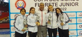 Equipo femenino de esgrima logró