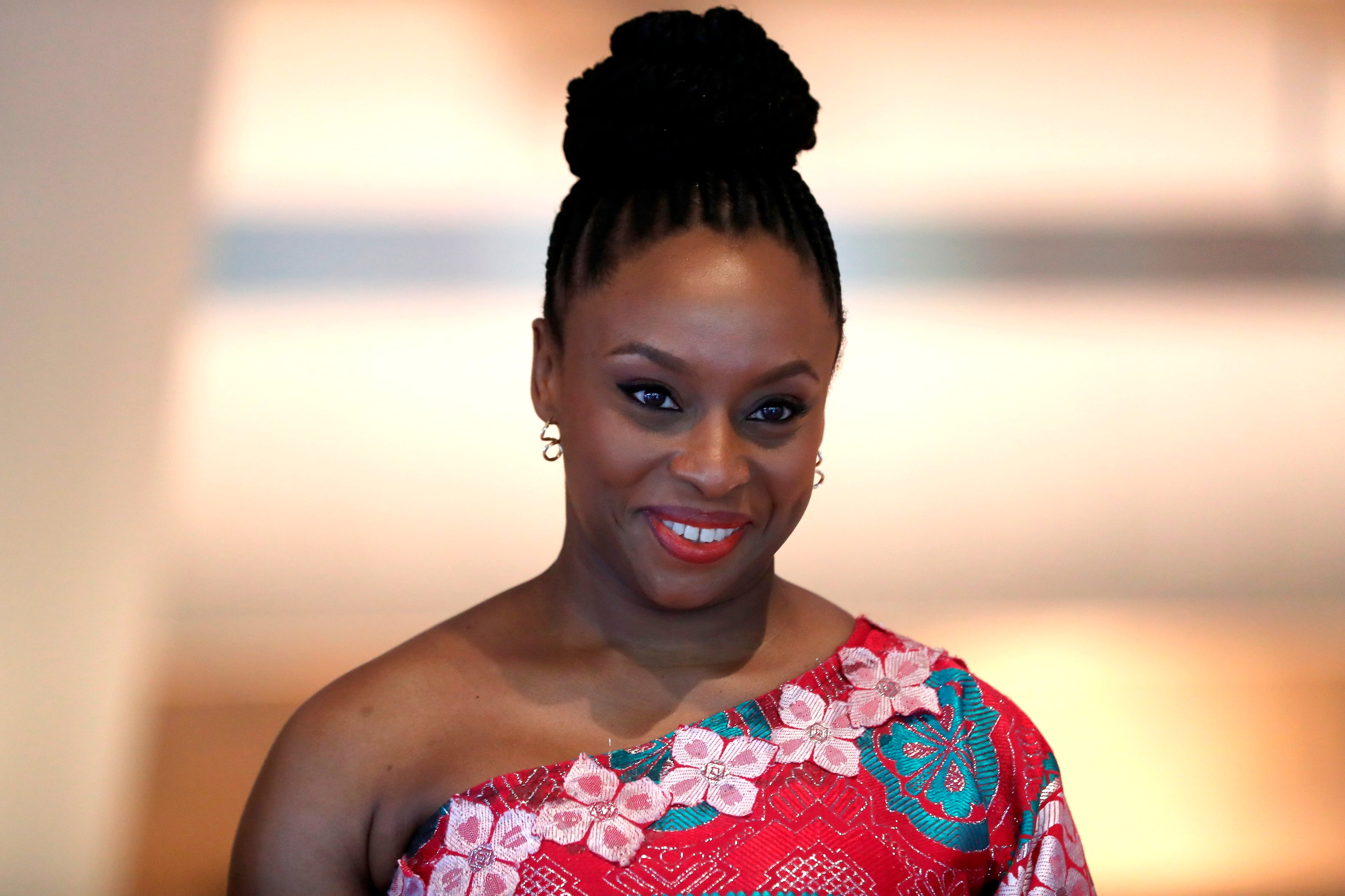 La nigeriana Chimamanda Ngozi Adichie suele ser mencionada para el Premio Nobel de Literatura. ( EFE/Friedemann Vogel/Pool)