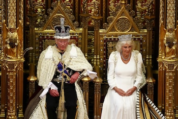 La combinación de estabilidad, adaptabilidad constitucional y liderazgo personal consolidó a la monarquía británica como símbolo nacional referente para los ciudadanos (Henry Nicholls/POOL via AP)