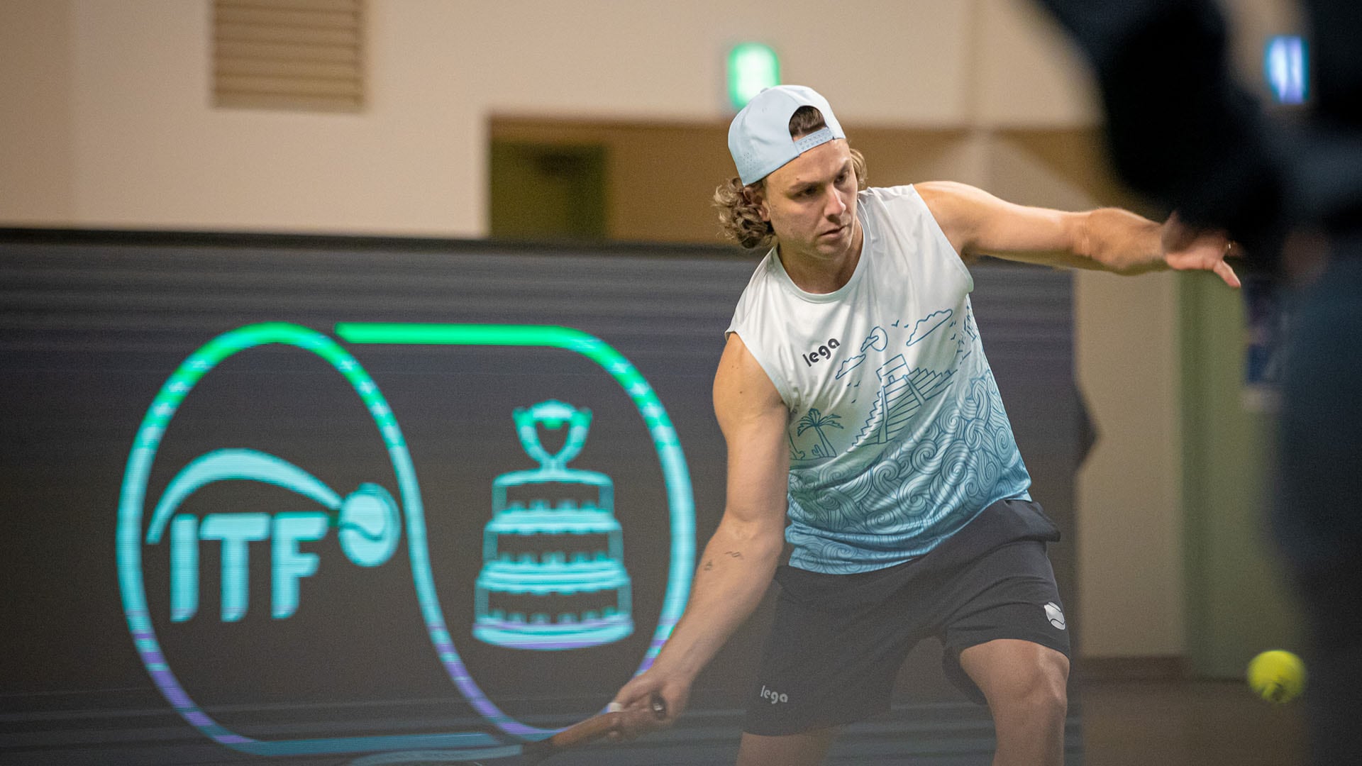 Marco Trungelliti, durante una de las sesiones de entrenamiento de la Selección Argentina de Tenis en Busan, de cara a la serie de Copa Davis ante Corea del Sur (Crédito: Prensa AAT)