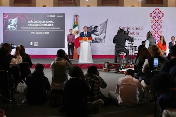 El titular de la SEP Mario Delgado apoya la regulación de celulares en las escuelas.
Crédito: X/ @mario_delgado